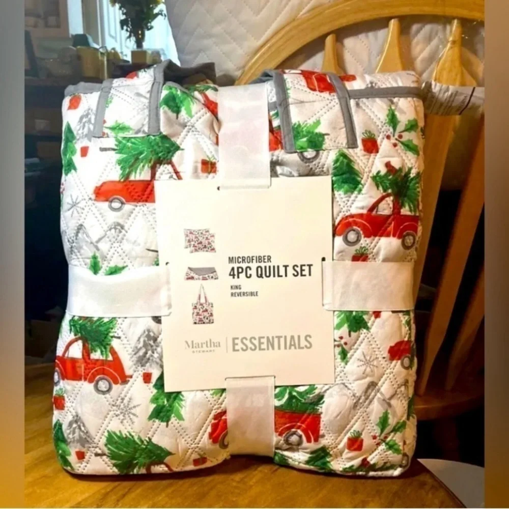 Martha Stewart King Reversible Christmas Truck Quilt w/tote+ shams NEW